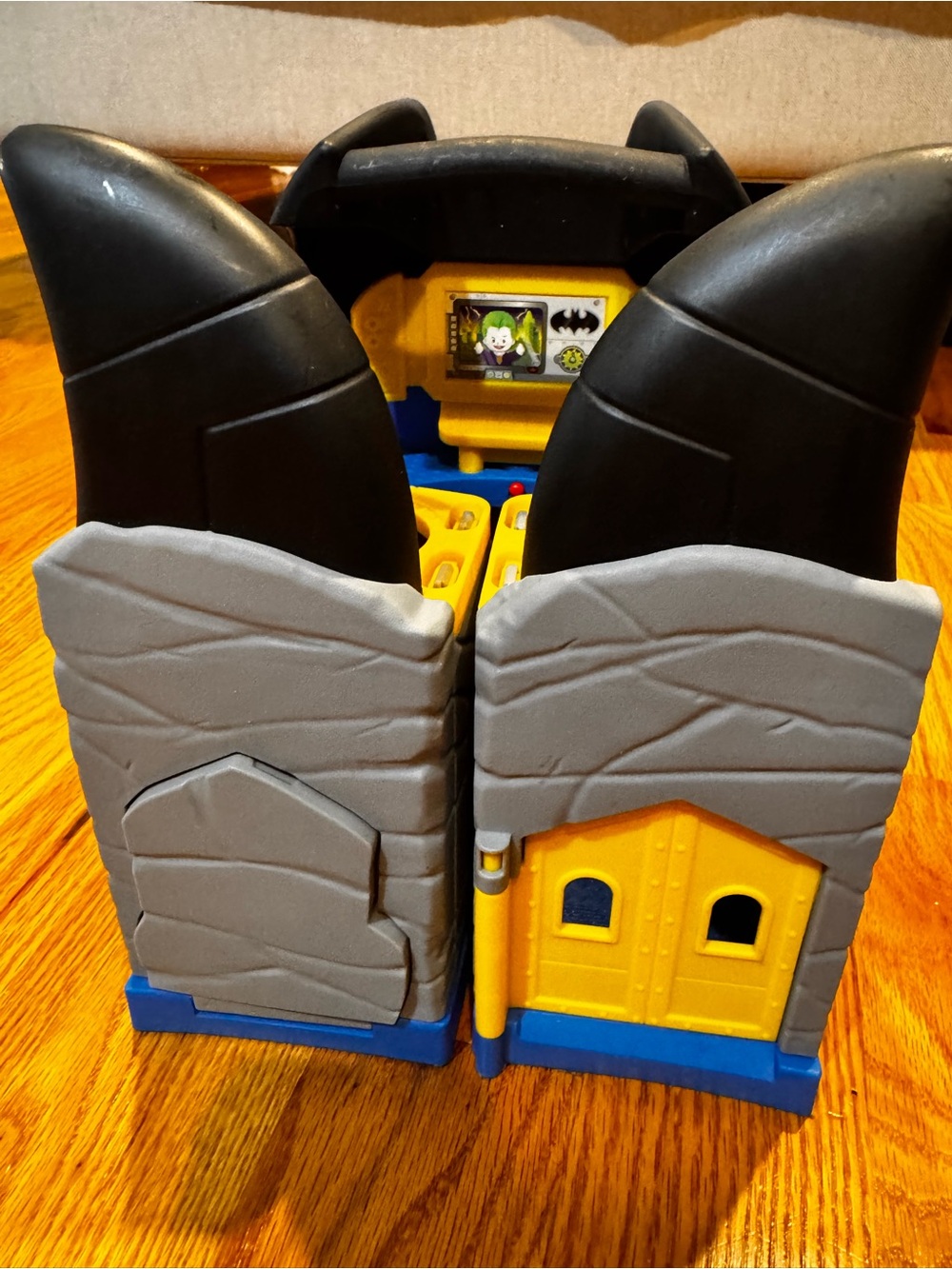 Fisher-Price Little People Batman Batcave Playset